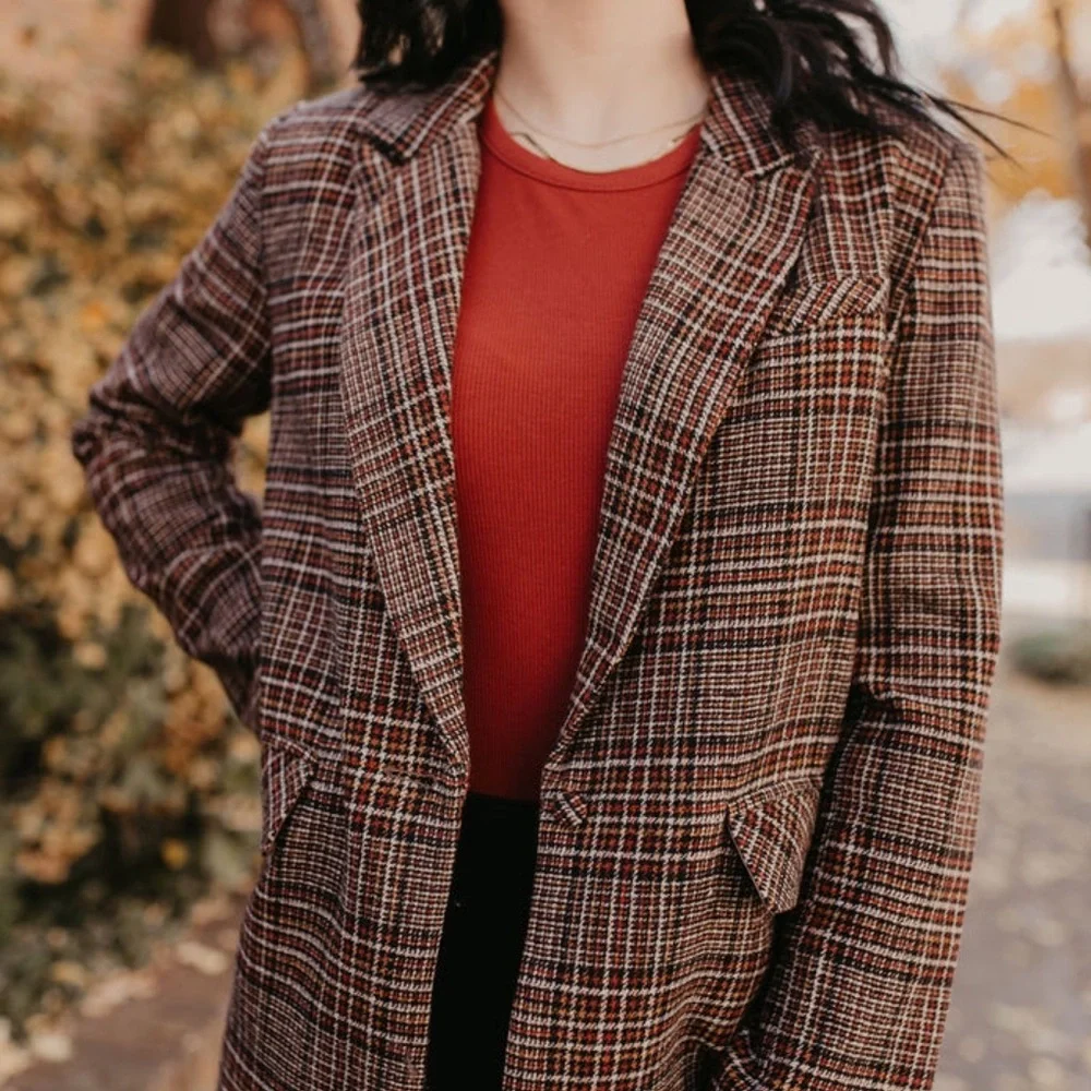 PEACH LOVE CALIFORNIA Vintage Chic Plaid Oversized Blazer - Picture 7 of 12